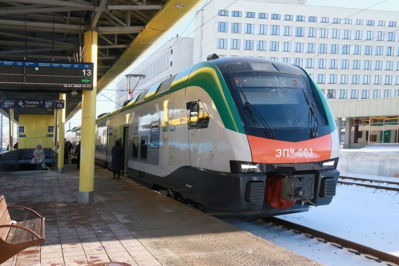 поезд