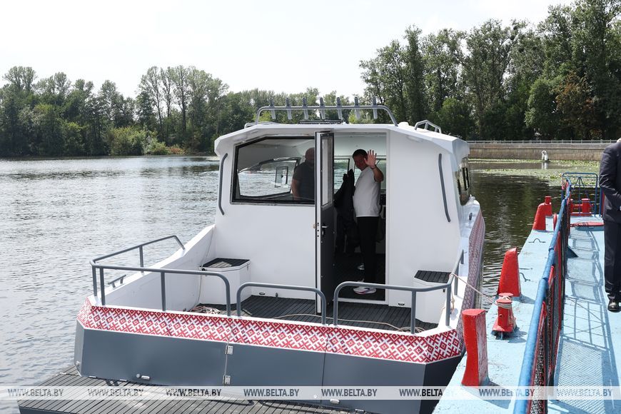 Первый прогулочный катер в Беларуси